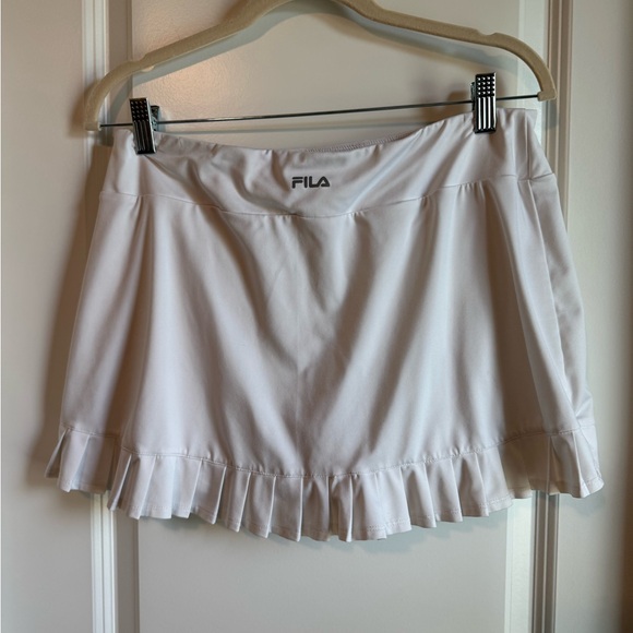 Fila White Women's Skort - Picture 2 of 6